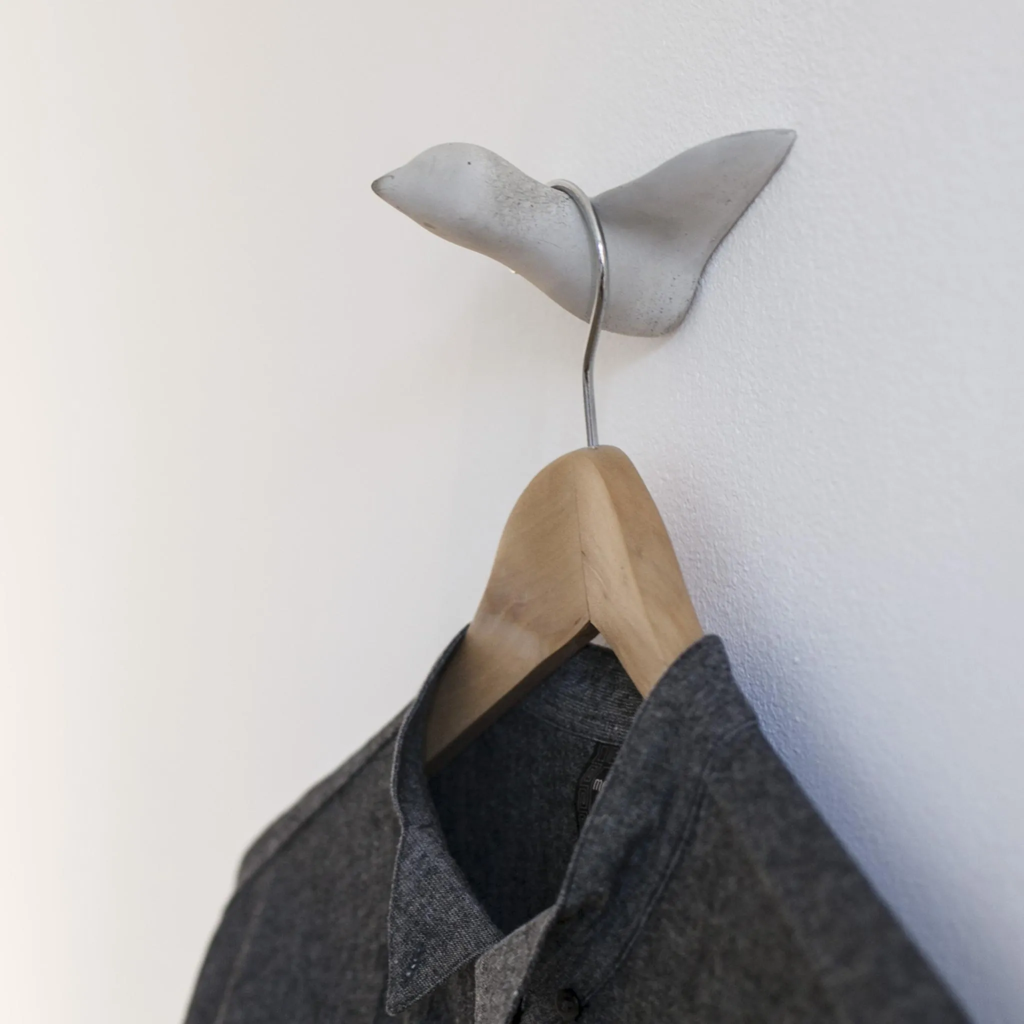 Light Grey Excursion Bird Wall Hanger